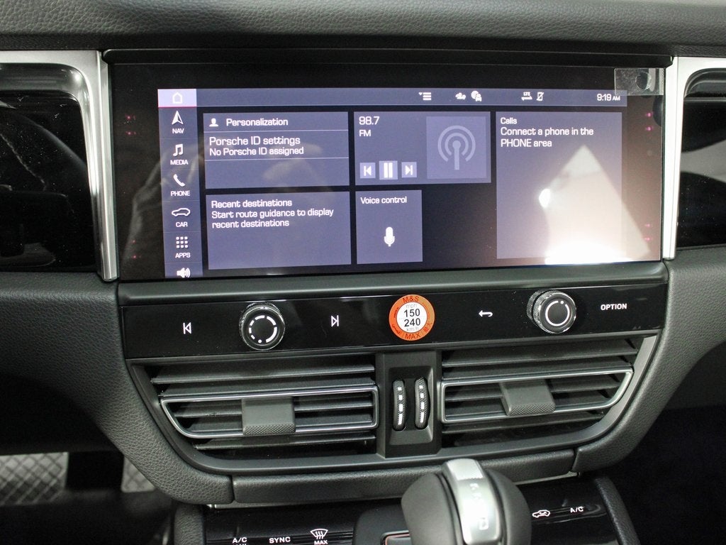 2025 Porsche Macan Base