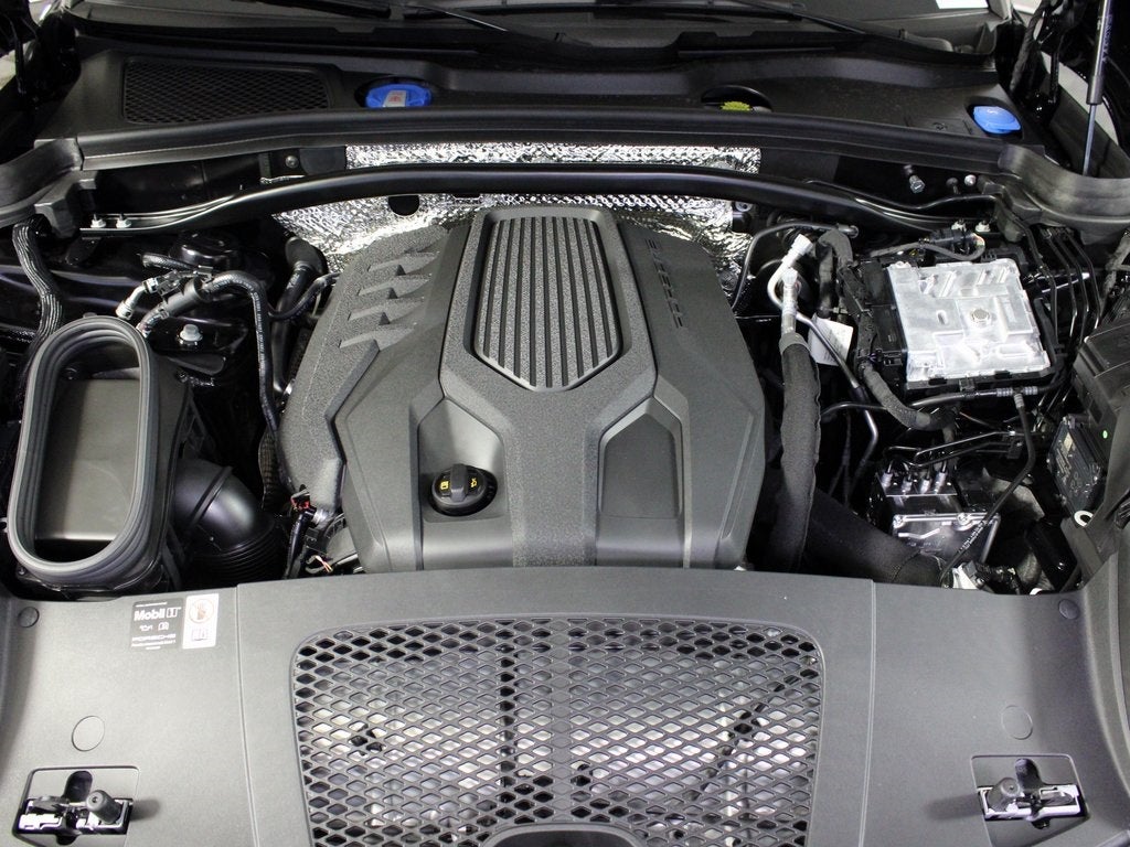 2025 Porsche Macan Base