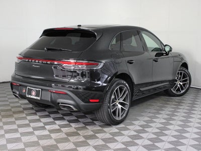 2025 Porsche Macan Base