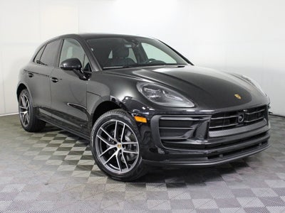 2025 Porsche Macan Base
