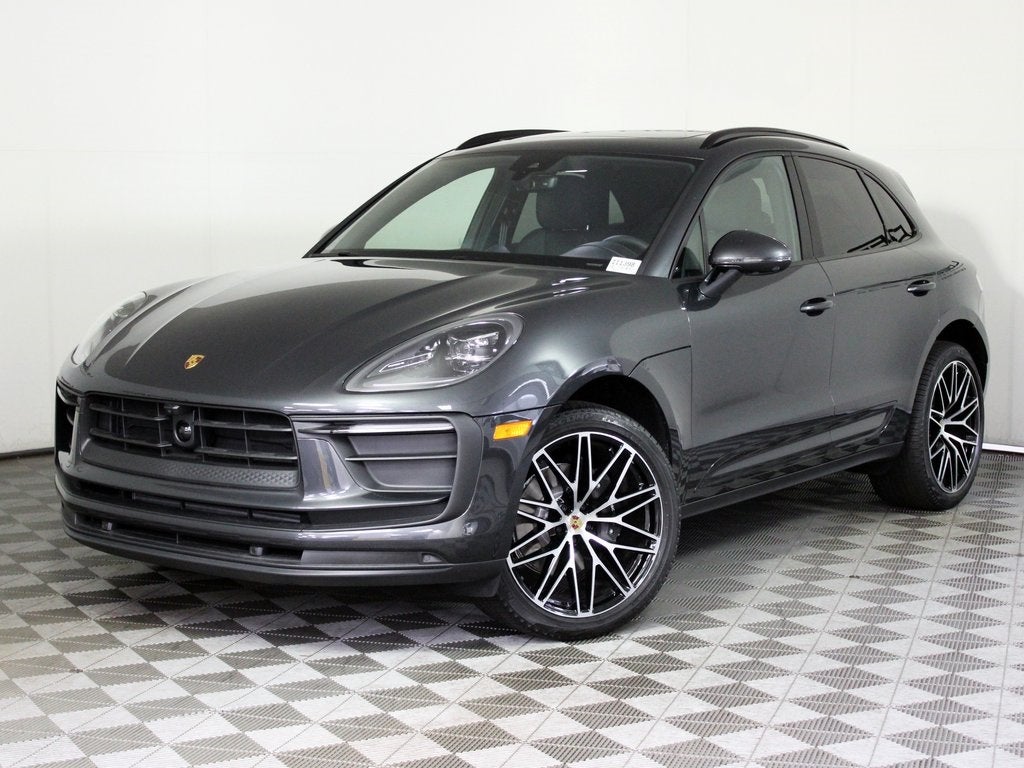 2025 Porsche Macan Base