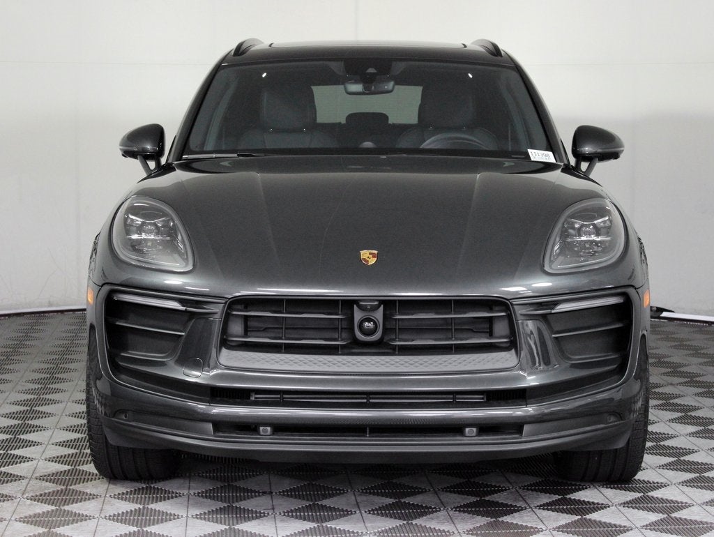 2025 Porsche Macan Base