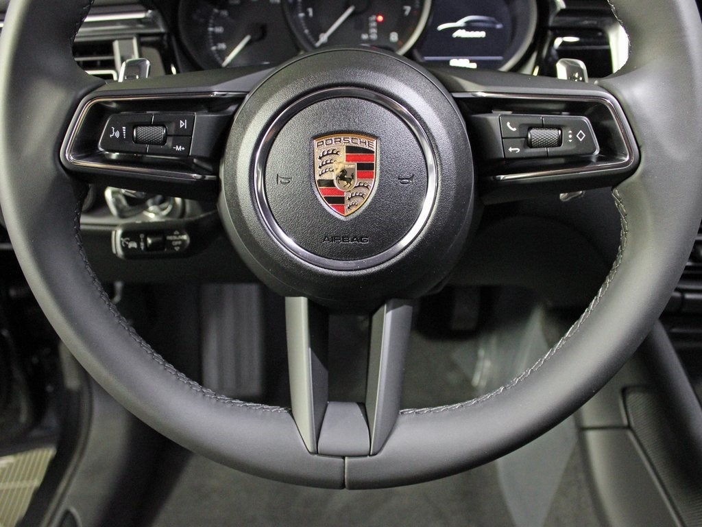 2025 Porsche Macan Base