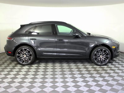 2025 Porsche Macan Base