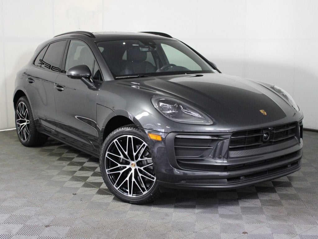2025 Porsche Macan Base
