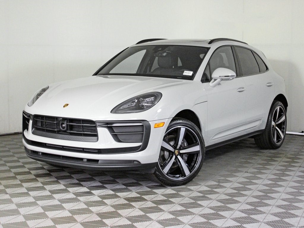 2026 Porsche Macan Base