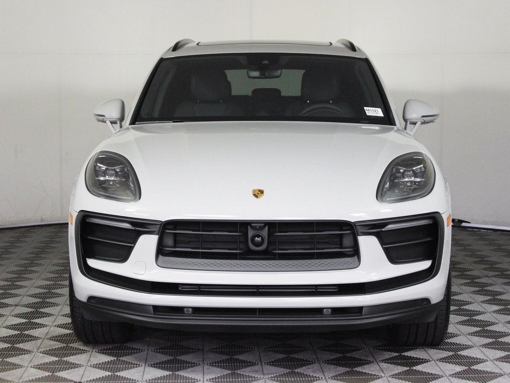 2026 Porsche Macan Base