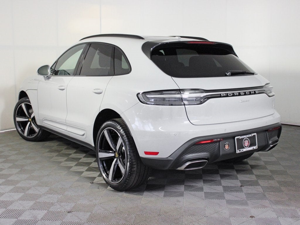 2026 Porsche Macan Base