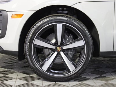 2026 Porsche Macan Base