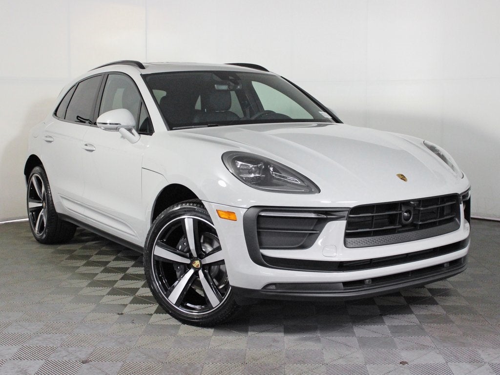 2026 Porsche Macan Base