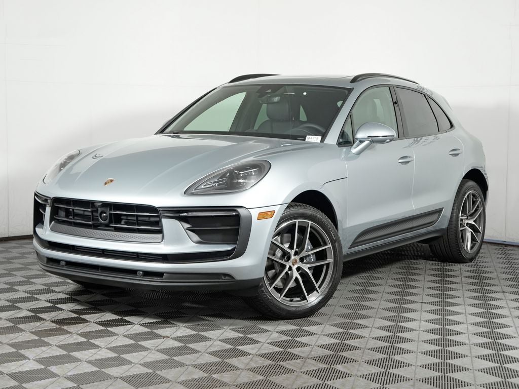 2026 Porsche Macan Base