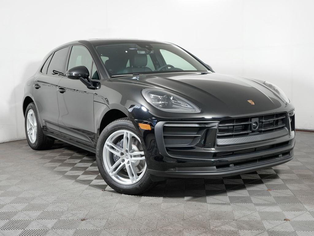 2026 Porsche Macan Base