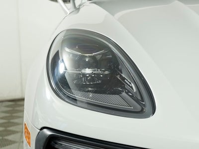 2023 Porsche Macan Base