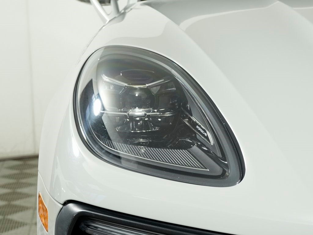 2023 Porsche Macan Base