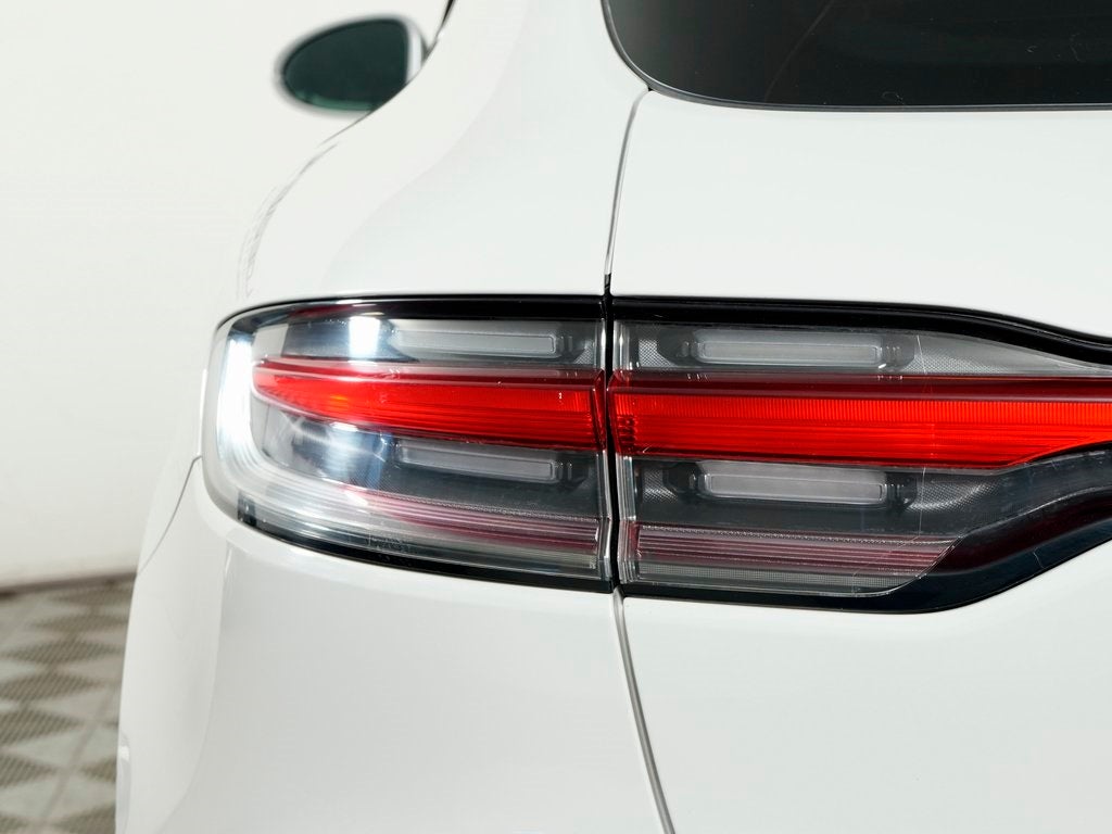 2023 Porsche Macan Base