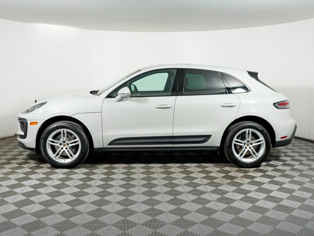 2023 Porsche Macan Base