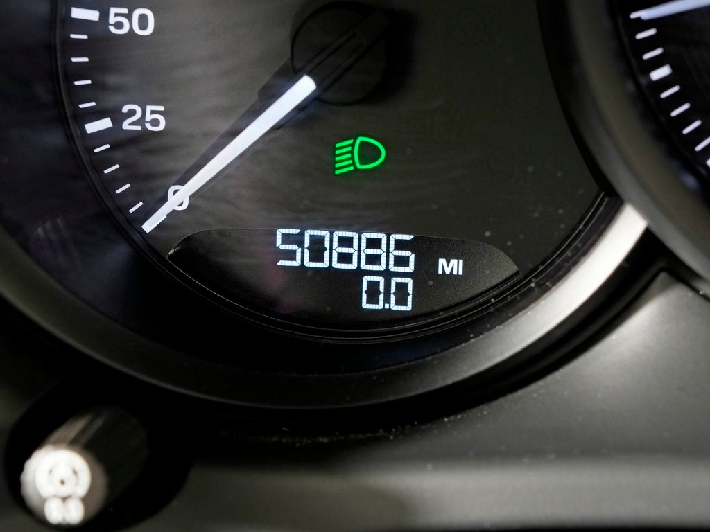 2023 Porsche Macan Base