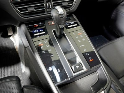 2023 Porsche Macan Base