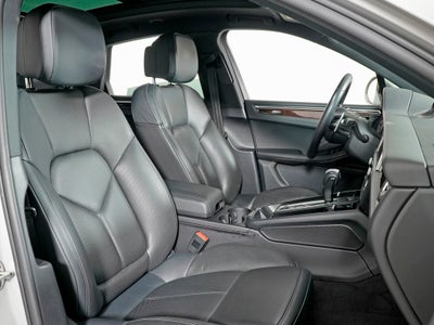2023 Porsche Macan Base