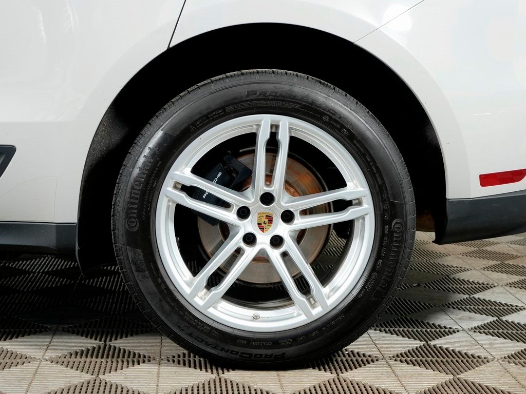 2023 Porsche Macan Base