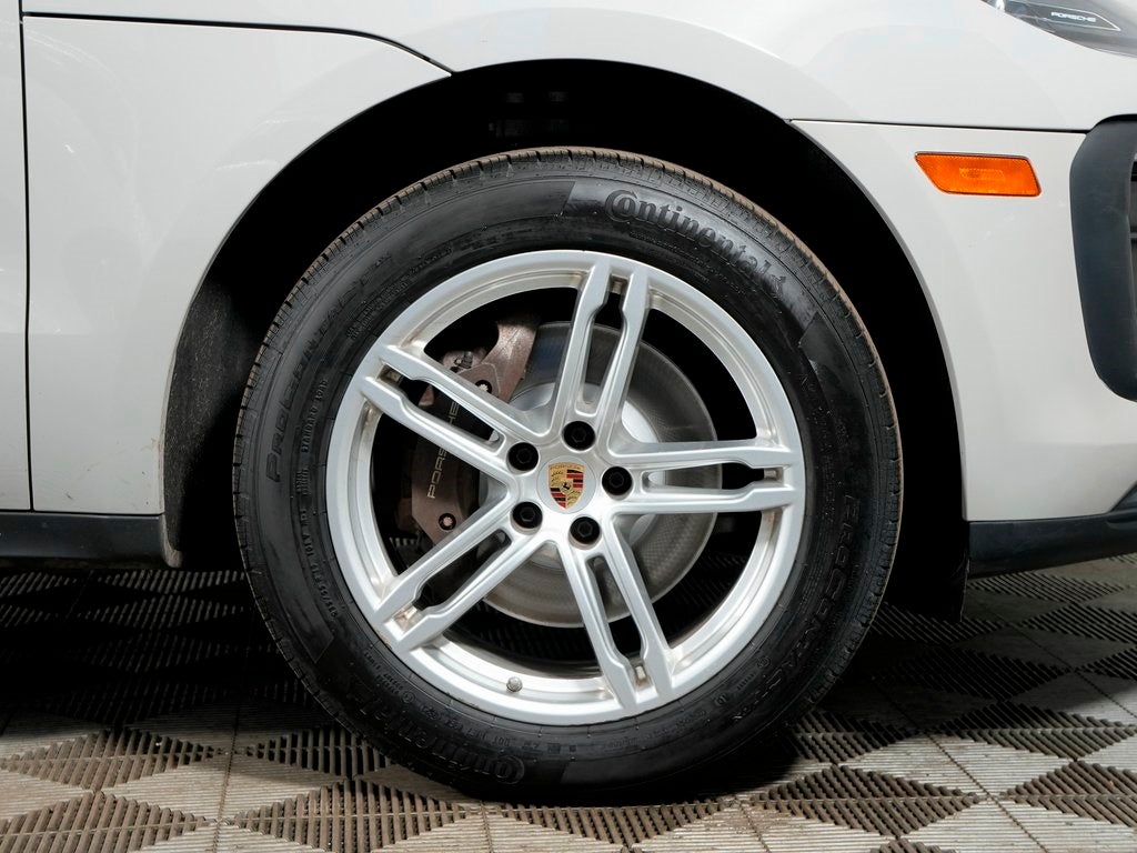 2023 Porsche Macan Base