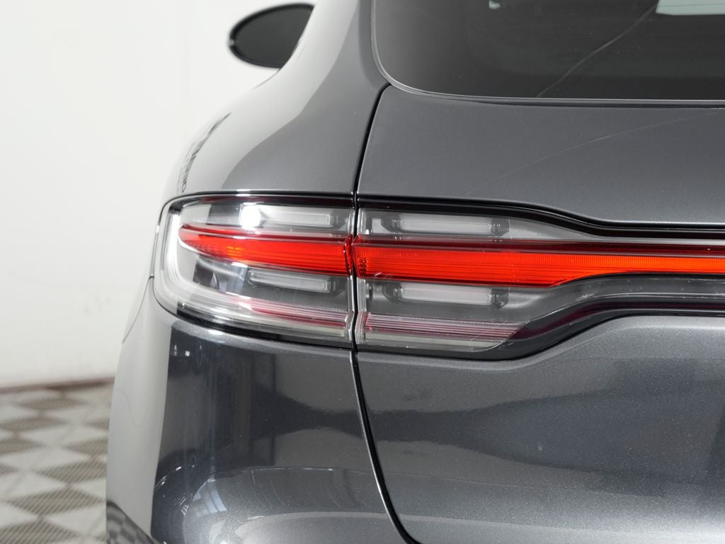 2023 Porsche Macan Base