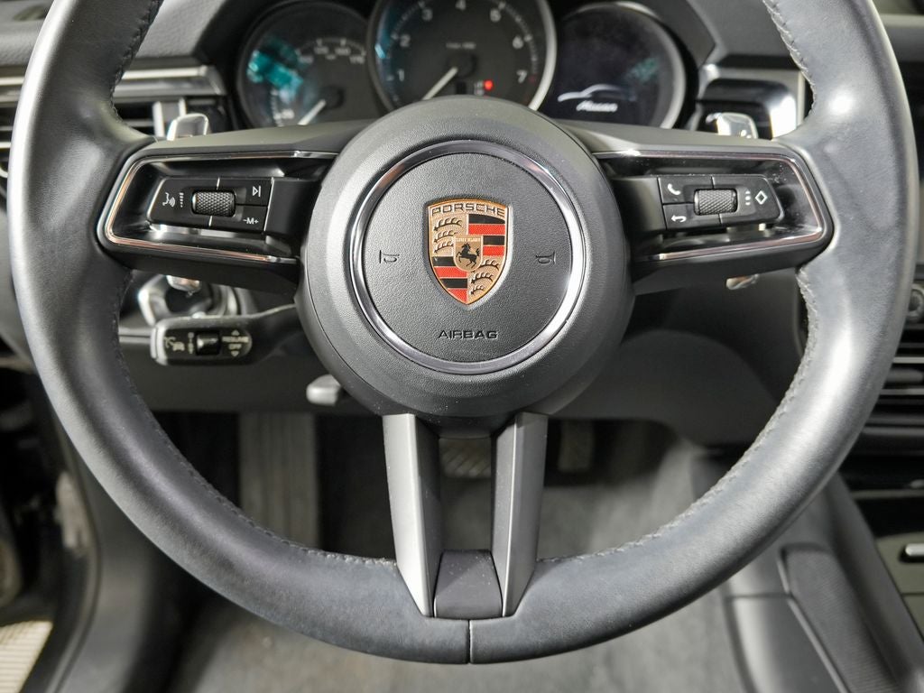 2023 Porsche Macan Base