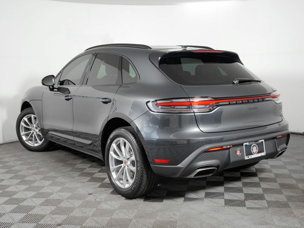 2023 Porsche Macan Base