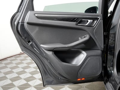 2023 Porsche Macan Base