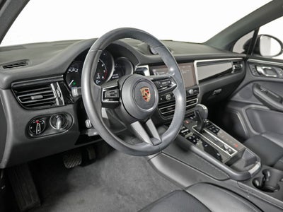 2023 Porsche Macan Base
