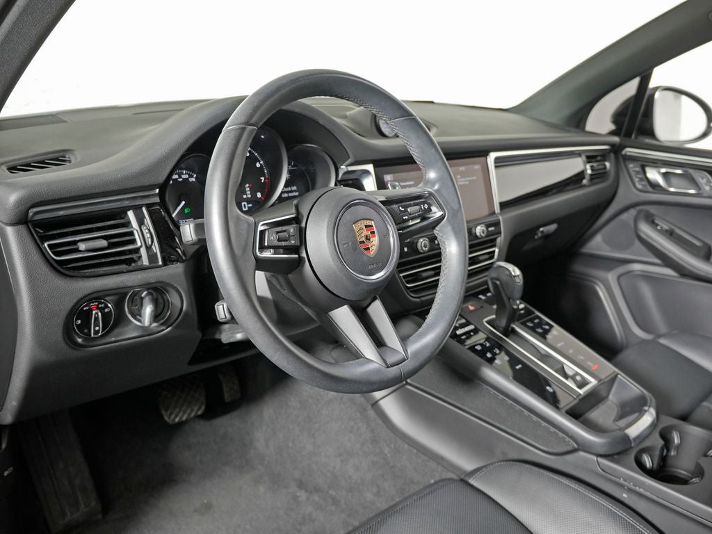 2023 Porsche Macan Base