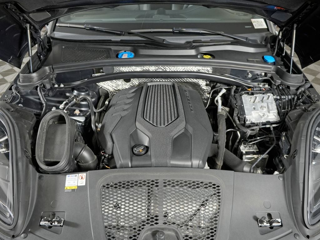2023 Porsche Macan Base