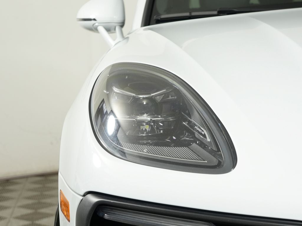 2024 Porsche Macan Base