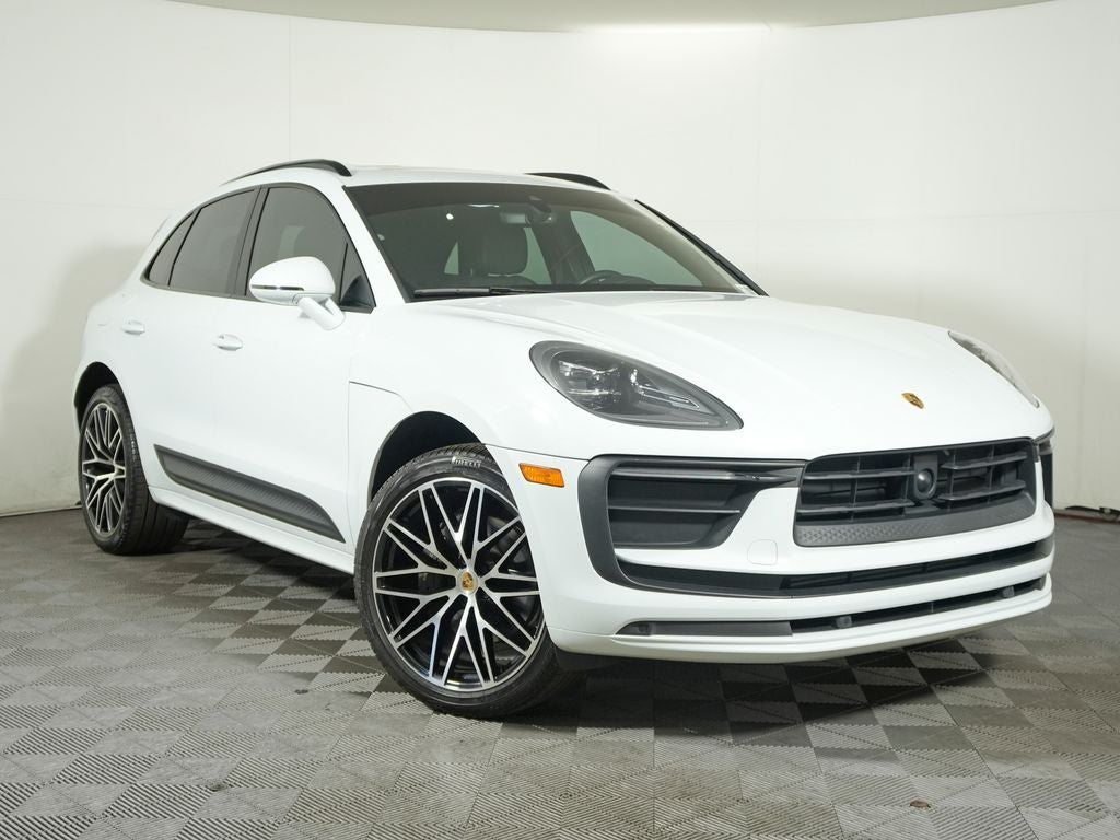 2024 Porsche Macan Base