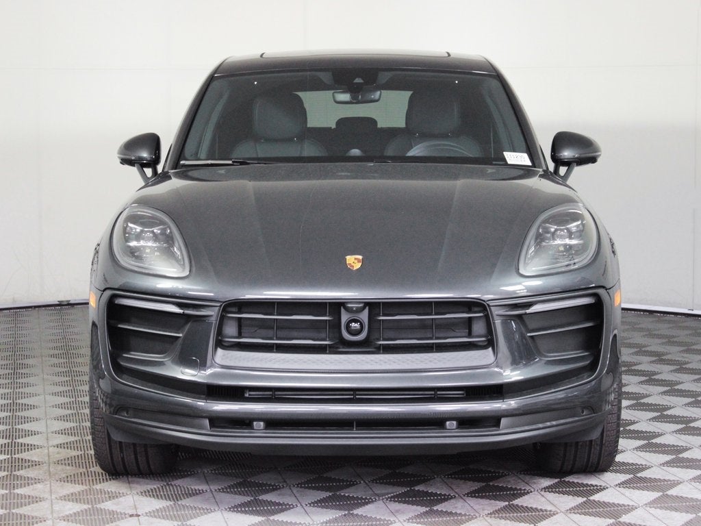 2025 Porsche Macan Base