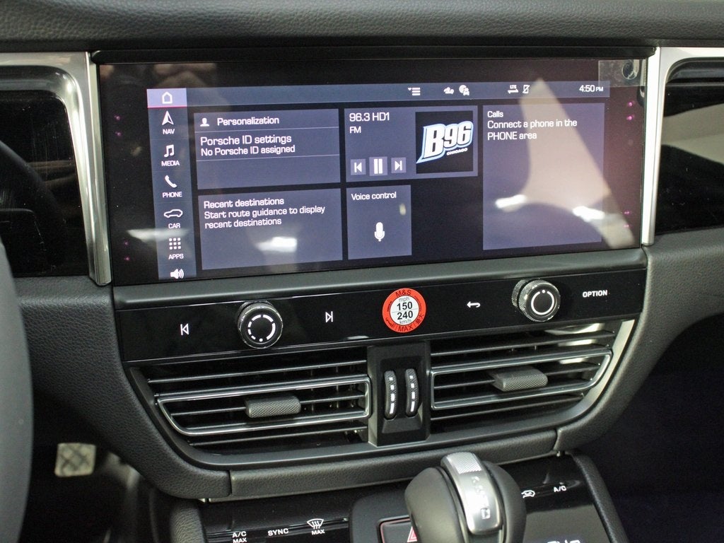 2025 Porsche Macan Base