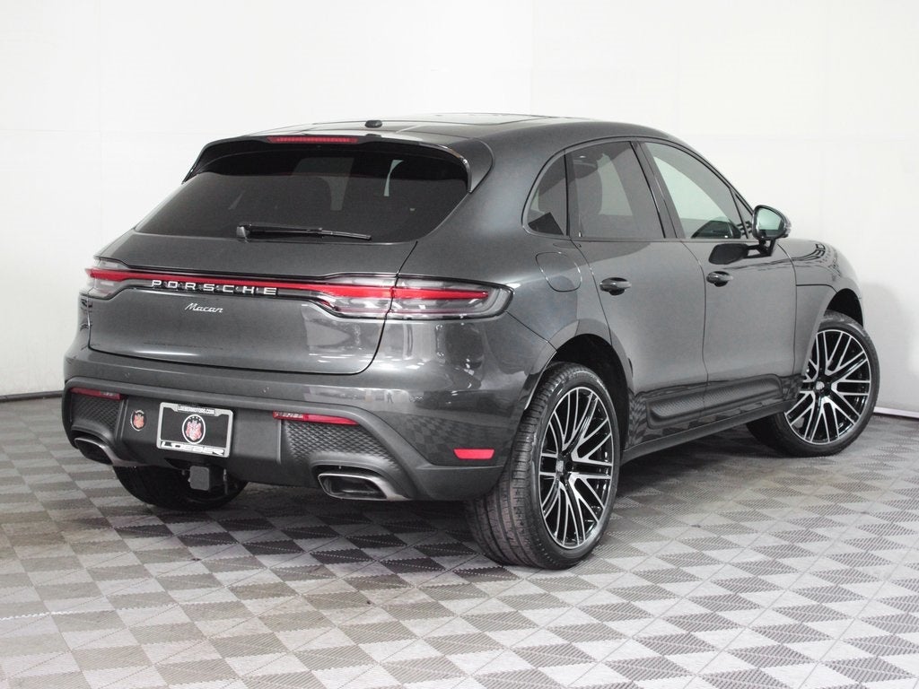 2025 Porsche Macan Base
