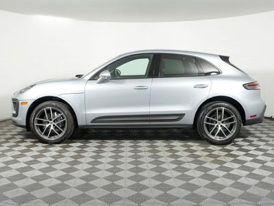 2025 Porsche Macan Base