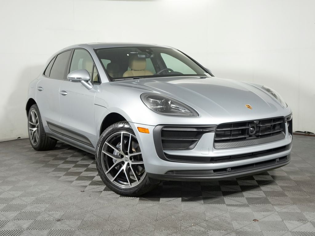 2025 Porsche Macan Base
