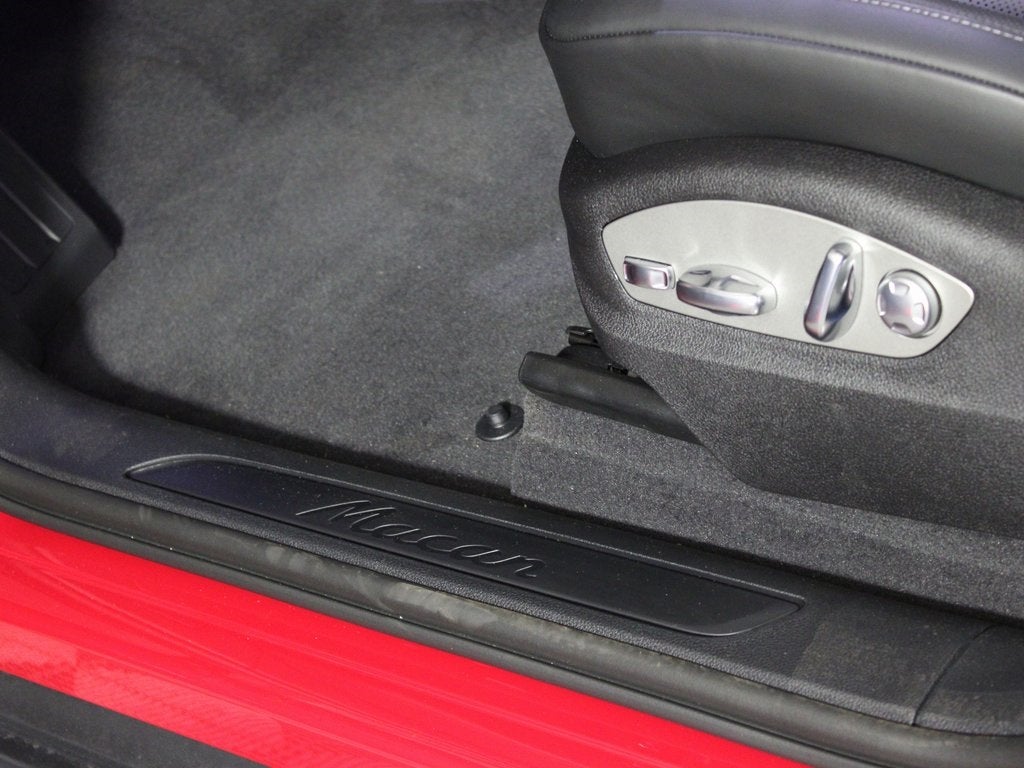 2025 Porsche Macan Base