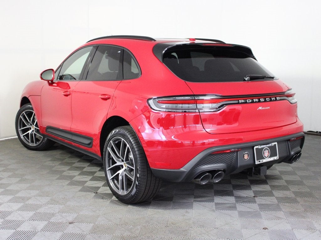 2025 Porsche Macan Base