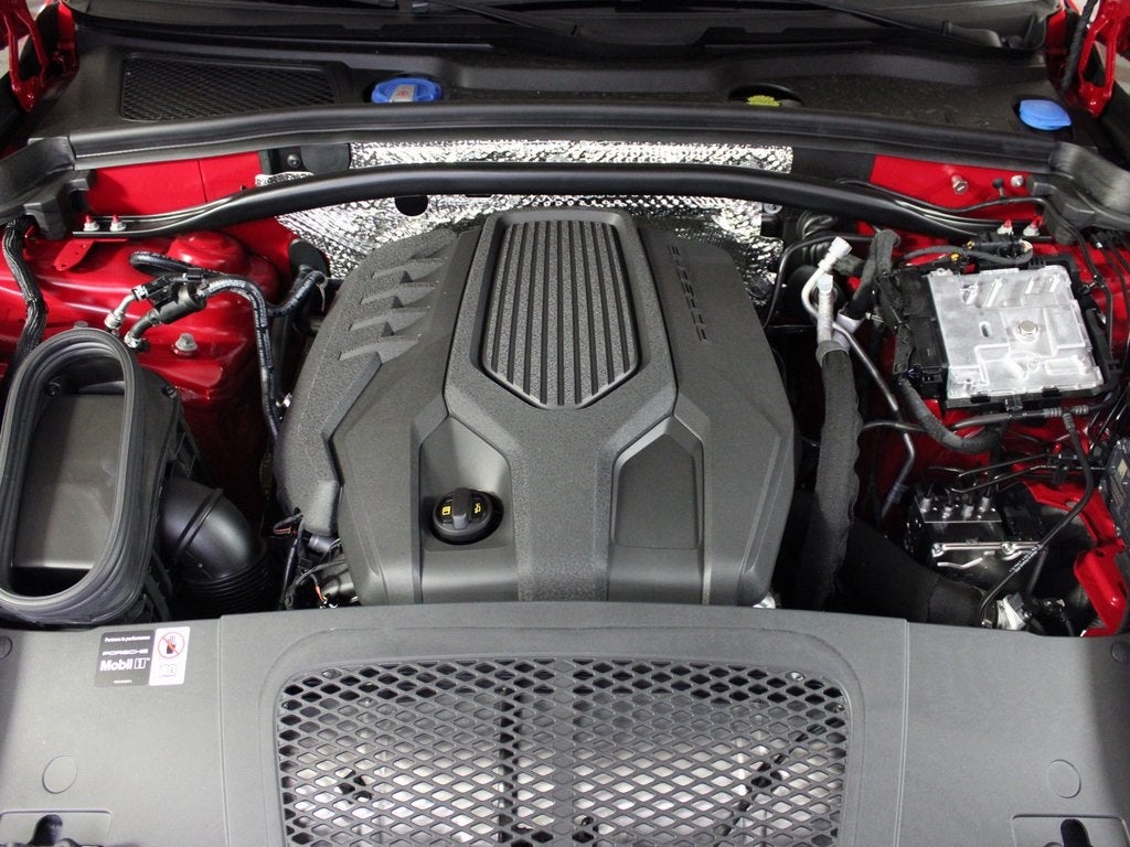 2025 Porsche Macan Base