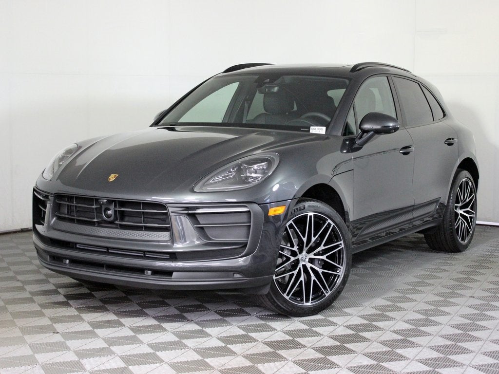 2026 Porsche Macan Base