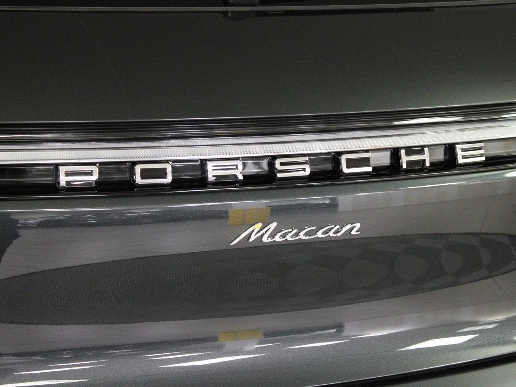2026 Porsche Macan Base