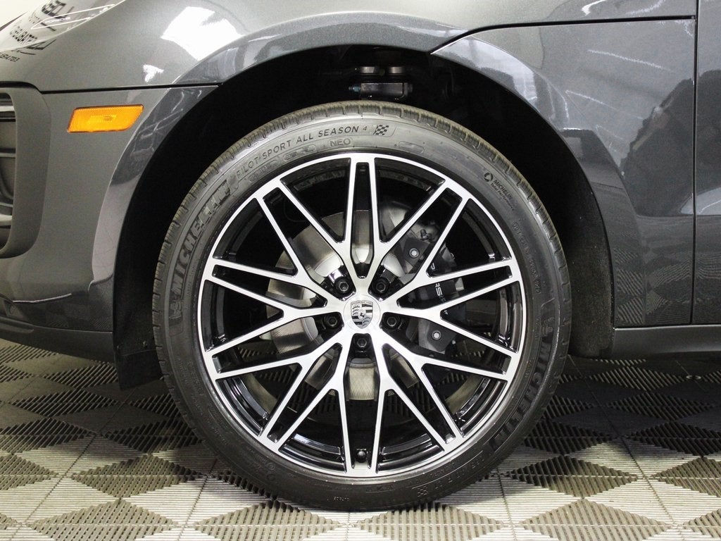 2026 Porsche Macan Base