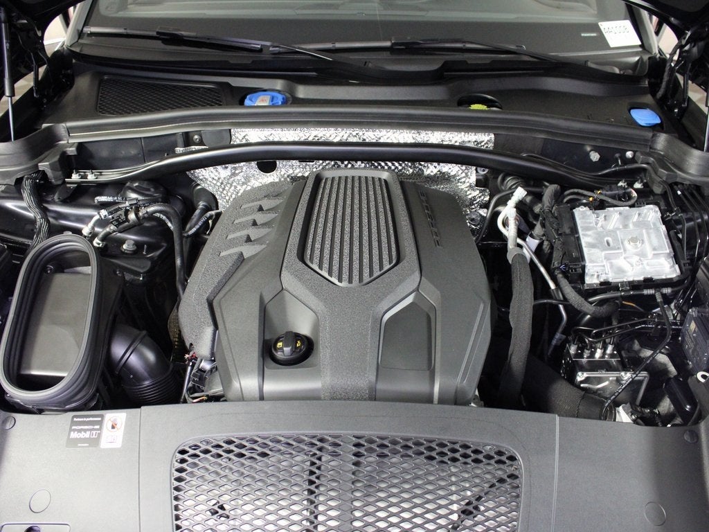 2026 Porsche Macan Base