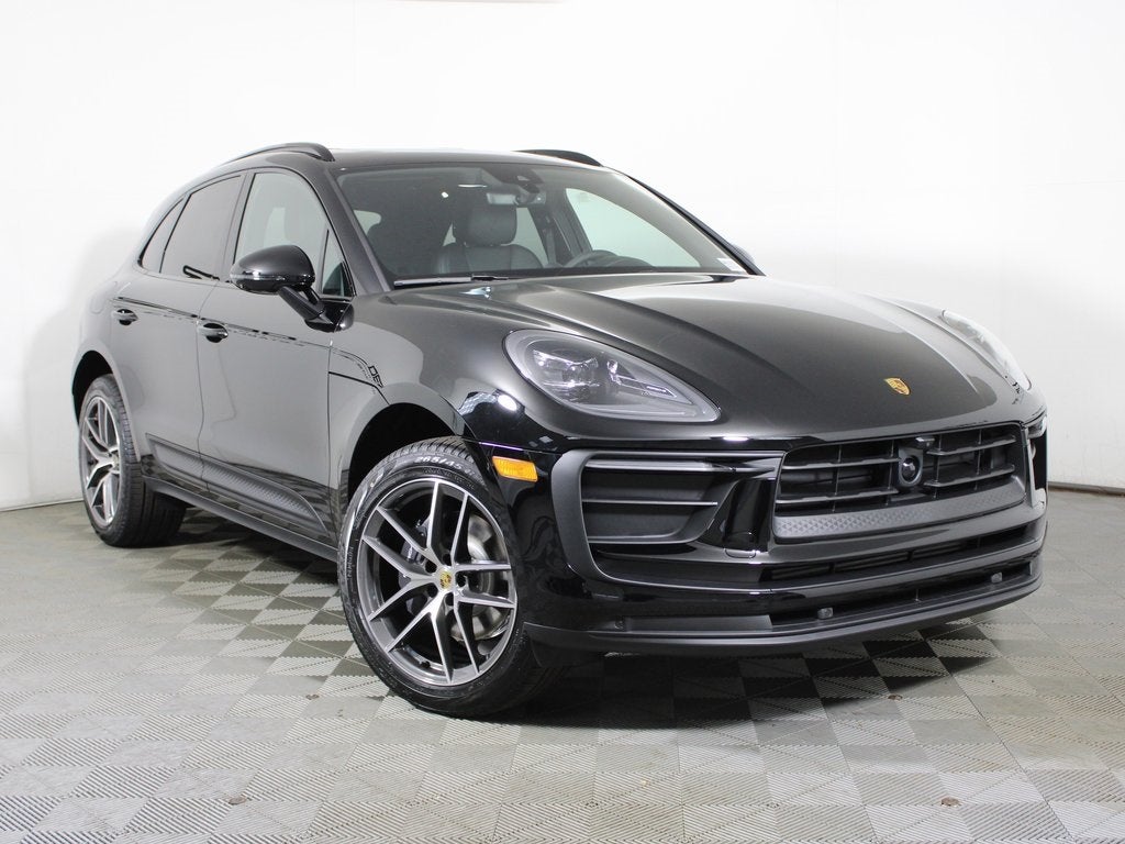 2026 Porsche Macan Base