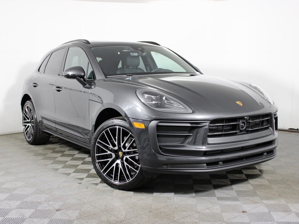 2026 Porsche Macan Base
