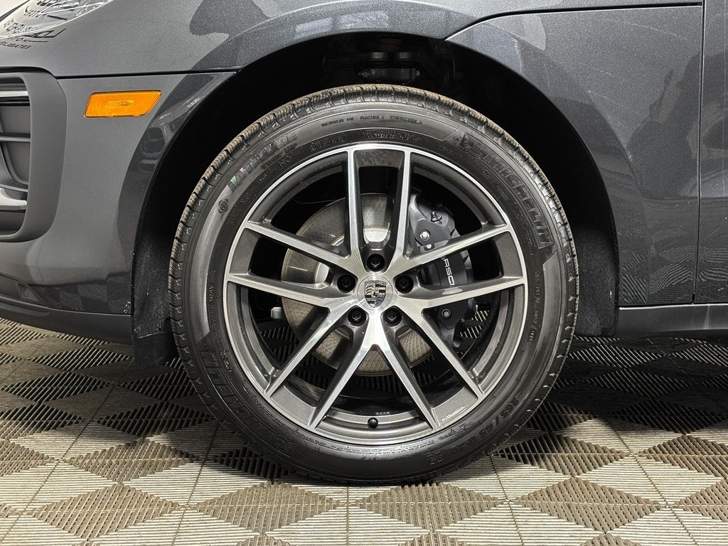 2026 Porsche Macan Base