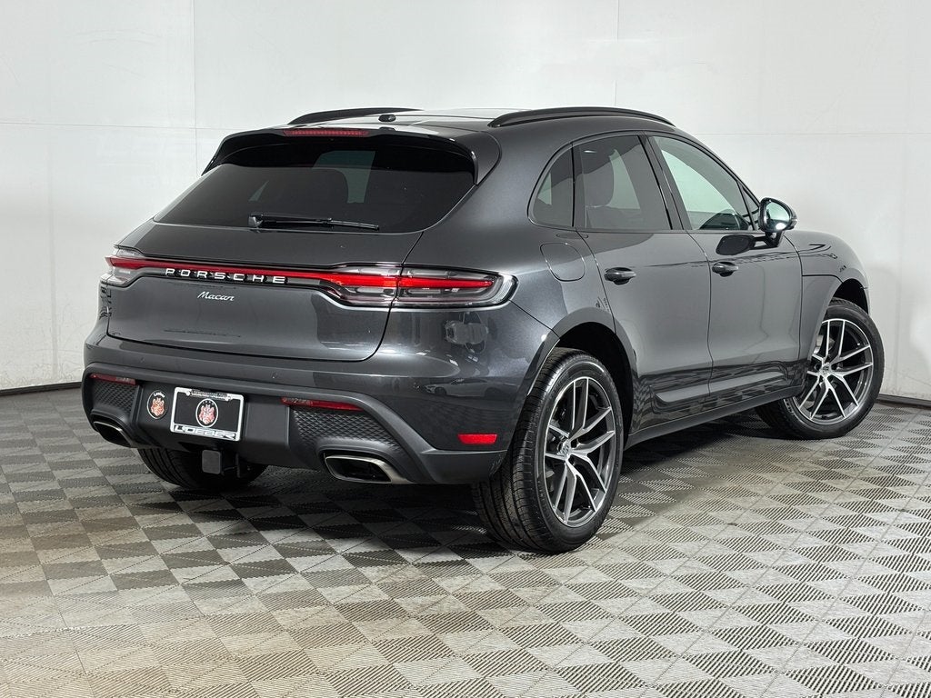 2026 Porsche Macan Base